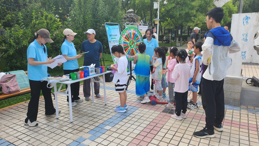 安阳市文峰区永明路街道：科普甲醛危害 倡导垃圾分类